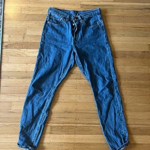 Levi 501 size 28
